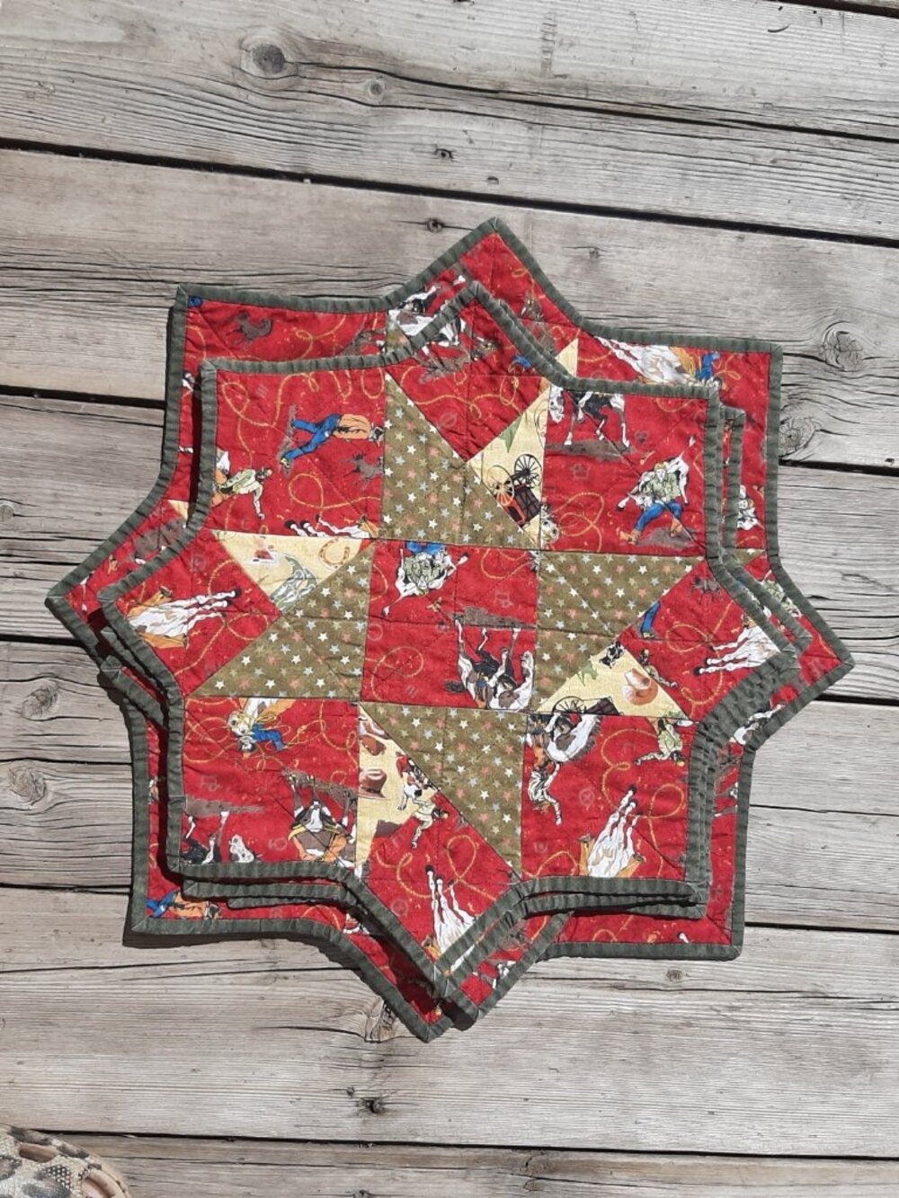 Handmade Quilted Placemats (4) and Center Piece Mat (1)
